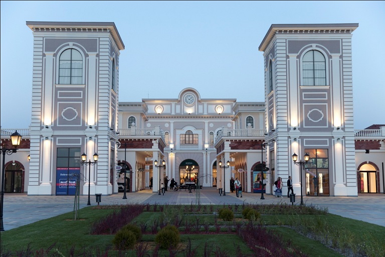 Outlet Center Indjija